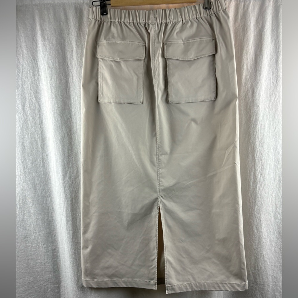 Aritzia The Group Babaton Light Beige
Emerson Skirt 6 - Picture 5 of 11